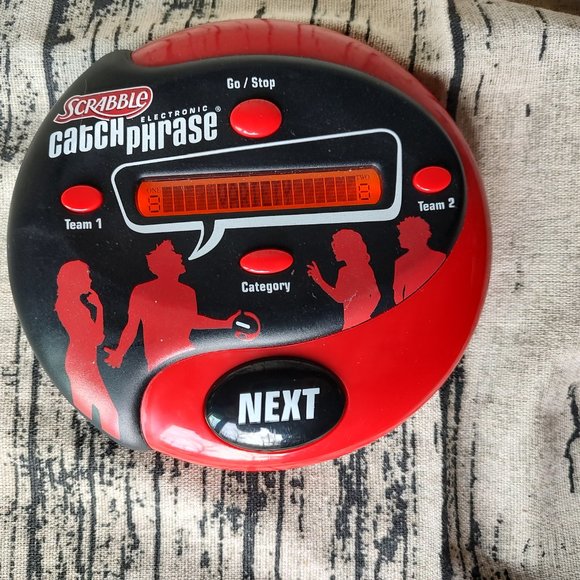 Scrabble CATCH PHRASE Electronic Game 2012 Hasbro Parker Brothers Red & Black - Picture 2 of 4